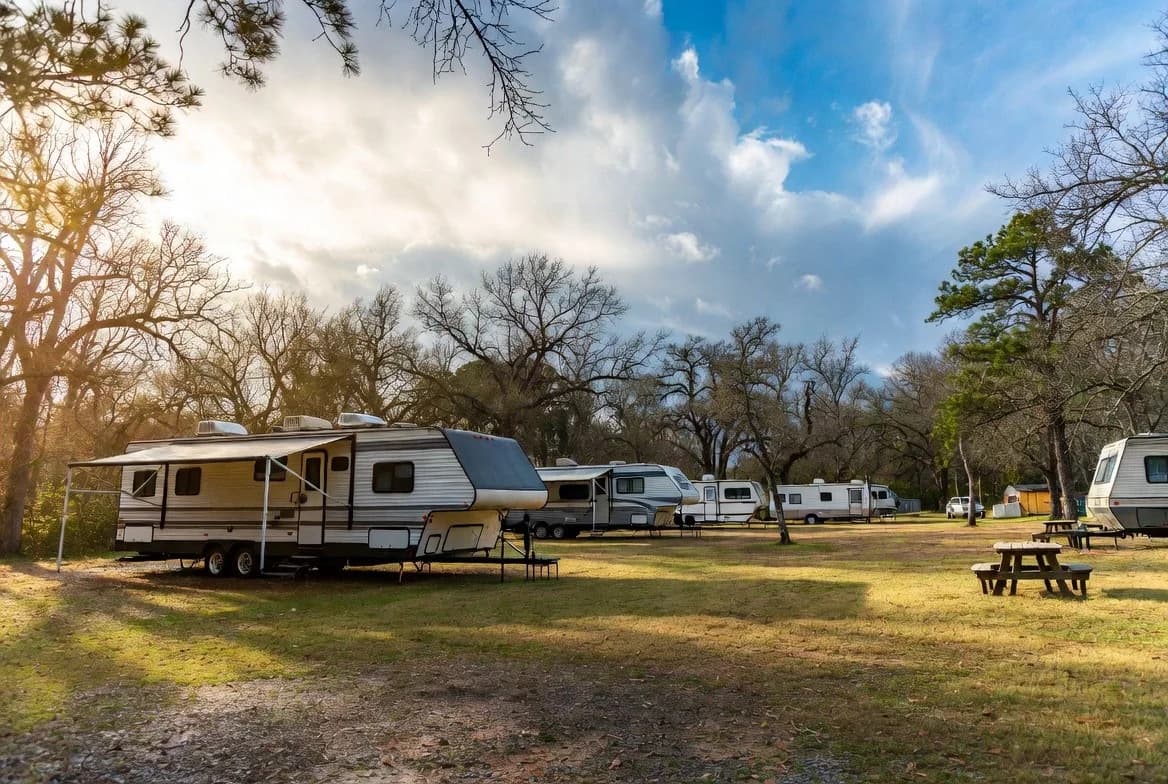 Long Term RV Parks vs RV Resorts: Key Differences You Need to Know